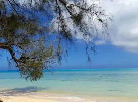 Mara'ai le spot Tubuai Chambre triple Taahueia Deluxe SDB privée avec piscine
