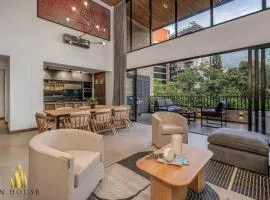 Morph 401 - Modern apt High Ceilings BBQ/Jacuzzi