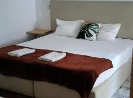 Brown Porto Apart