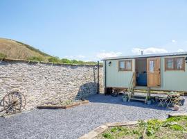 Plas Uchaf Farm Retreat, hotel i Llannefydd