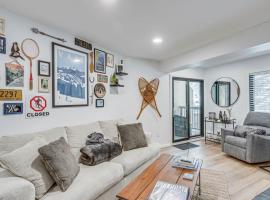 Fall Ridge Retreat with Hot Tub and Pool, hotel en Mid Vail