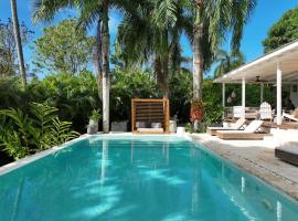 Modern villa with private pool 1 km from the beach samana, Hotel in El Limón