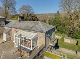 Folly View - Private, peaceful apartment with stunning views.