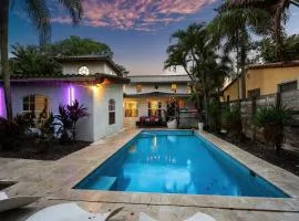 Luxe 5BR 4BA I Heated Pool 10 Min to Beach I BBQ