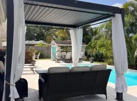 Luxury pool dog friendly central to Naples and Marco Island by Sky Run Naples