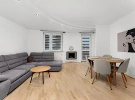 Pod Fortem Homely Apartment by BookingHost