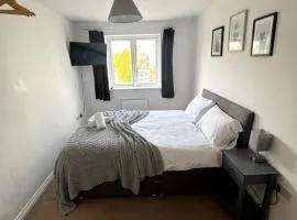 Colchester Retreat 4br 2bath Ample Street Parking