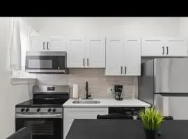 Beautiful 2 bedroom 1 bath unit 2