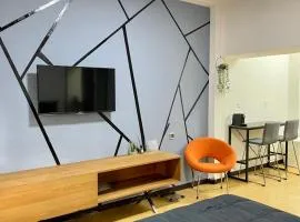 Bat Galim BEACH- Mirror apartment