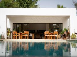 La Villa, Maison d'Hôtes, hotel in Ngaring