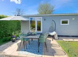 Beautiful Home In Heinkenszand With Wifi