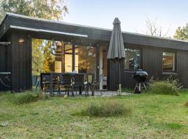 2 Bedroom Nice Home In V&aelig;ggerl&oslash;se, hotel de 3 estrelles a B&oslash;t&oslash; By