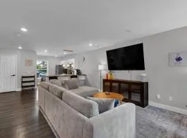 2BR/1.5BA Apt Pets OK, Laundry, Near Univ & Mosaic