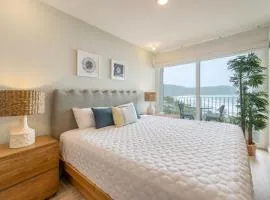 Stunning Beachfront 1BR Suite with Ocean View