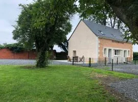 Spacieuse maison près du Mans avec jardin, idéale pour séjours pro, 4 chambres, Wi-Fi, parking - FR-1-410-330
