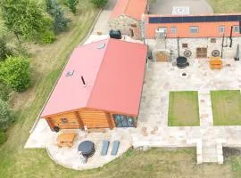 The Barn & The Log Cabin, Sleeps 12, 2 Hot Tubs, Near Durham & Bishop Auckland