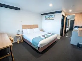 Olde Tudor Hotel