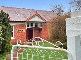 Dawns Cottage in the heart of Daylesford with Fireplace