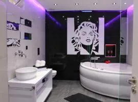 Monroe Apartment