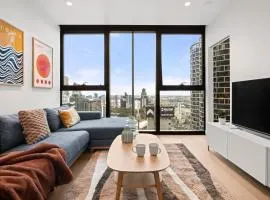 Gorgeous City Views 2BR Apartment with Pool and Gym