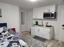 Welcome to Snug Spot - Cozy Studio in The Greens