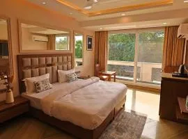 FlxHo Horizon ONE - Luxury Hotel & Residences DLF 5 Golf Course Road