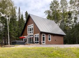 Spa Nature & Adventure - Rustique Chalet, ξενοδοχείο σε Saint-Michel-des-Saints