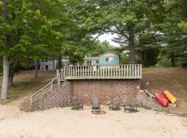 Rennie Lake Hideaway Cottage