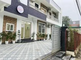 Live Free Hostel Dehradun