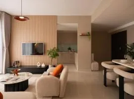 The Crimson Lotus Hanoi-Stylish Apartment with Rooftop Pool-Near Old Quarter Area