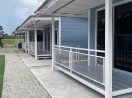 Capital O 91228 Hureen Chalet Hmk, hotel s baz&eacute;nem v destinaci Kampung Kok Kelang