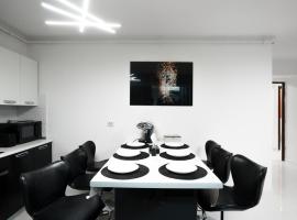 Apartament Luxury - Promenada, hotel with hot tubs in Craiova