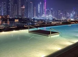 Private Beach , Luxury 2BR , Emaar 5-Star Amenities
