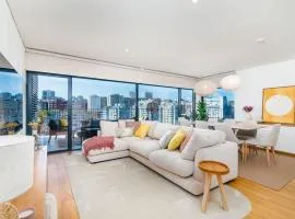 Miraflores Modern Apt with Balcony by LovelyStay