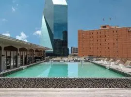 Downtown Dallas CozySuites with gym #9