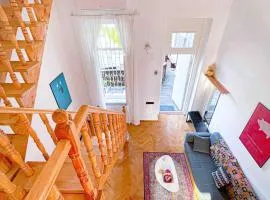 Charming triplex at liberty square