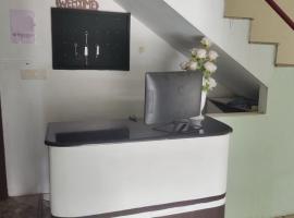 Hotel O NEW HAPPY TOURIST HOME, hotel en Muttam
