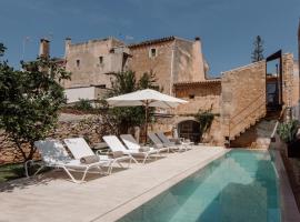 Santanyí's Hidden Gem - a Townhouse with Soul, hotel i Santanyi