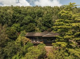 The Hideaway at Yew Trees, Ullswater, отель в городе Watermillock