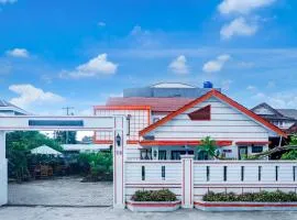 Dancenter Guest House Omah Anakku