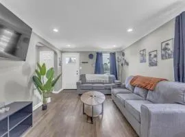 Brooklyn Townhome Updated Kitchen Sleeps 4