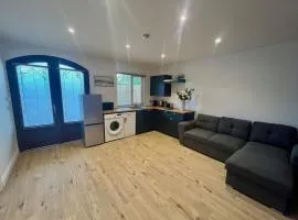 Cosy Country Cottage Near Emerald Park