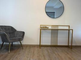 Ferienwohnung am Wald und Hannover Stadt, Contactless Check -in, free parking,, hotel in Ronnenberg