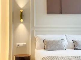 Ópera Stays by Charming