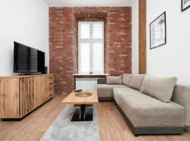 Piotrkowska Luxury Studio with Mezzanine by BookingHost