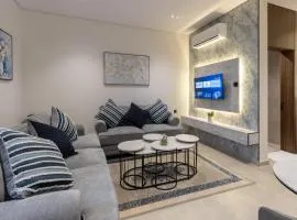 A beautiful one BR apartment with a living room