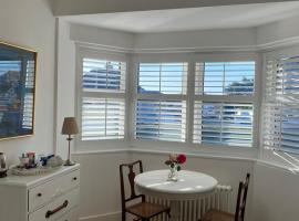 7 Goathill Crescent, hotel in Stornoway