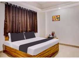 HOTEL Heaven Palace PREMIUM Near Temple - Luxuary And Spacious Room - Fully Air Conditioned Hotel -A Premium Hotel