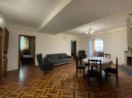 New Enjoy The Hostel, ξενοδοχείο στο Μπατούμι