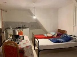 Brakel Monteue- Ferin Zimmer 1